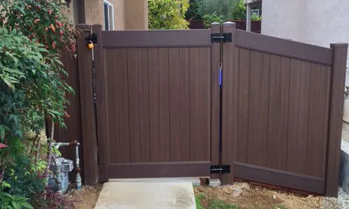 Vinyl Fence & Gate Replacement