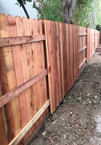 Redwood Fence Planks Contractor